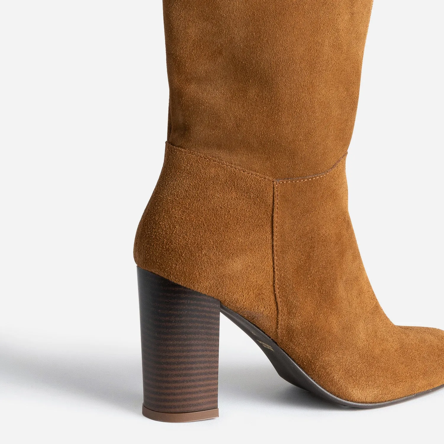 Botte à talon cognac en cuir velours - Bottes Femme | ERAM