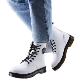 Bottes isolées blanches LCJ-22-31-1439L Lee Cooper