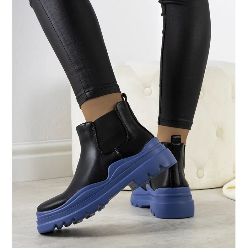 Bottes noires sur la plate-forme Tausel bleue le noir