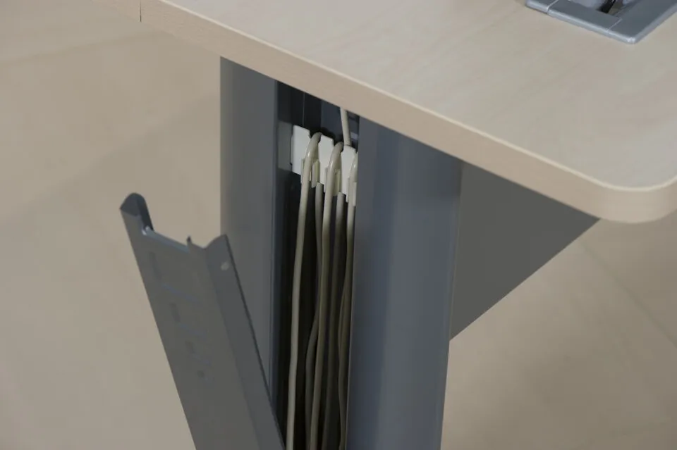 Ensemble 2 bureaux droits Corial - l. 140 x pr. 80 cm + convivialité demi-lune latérale 
