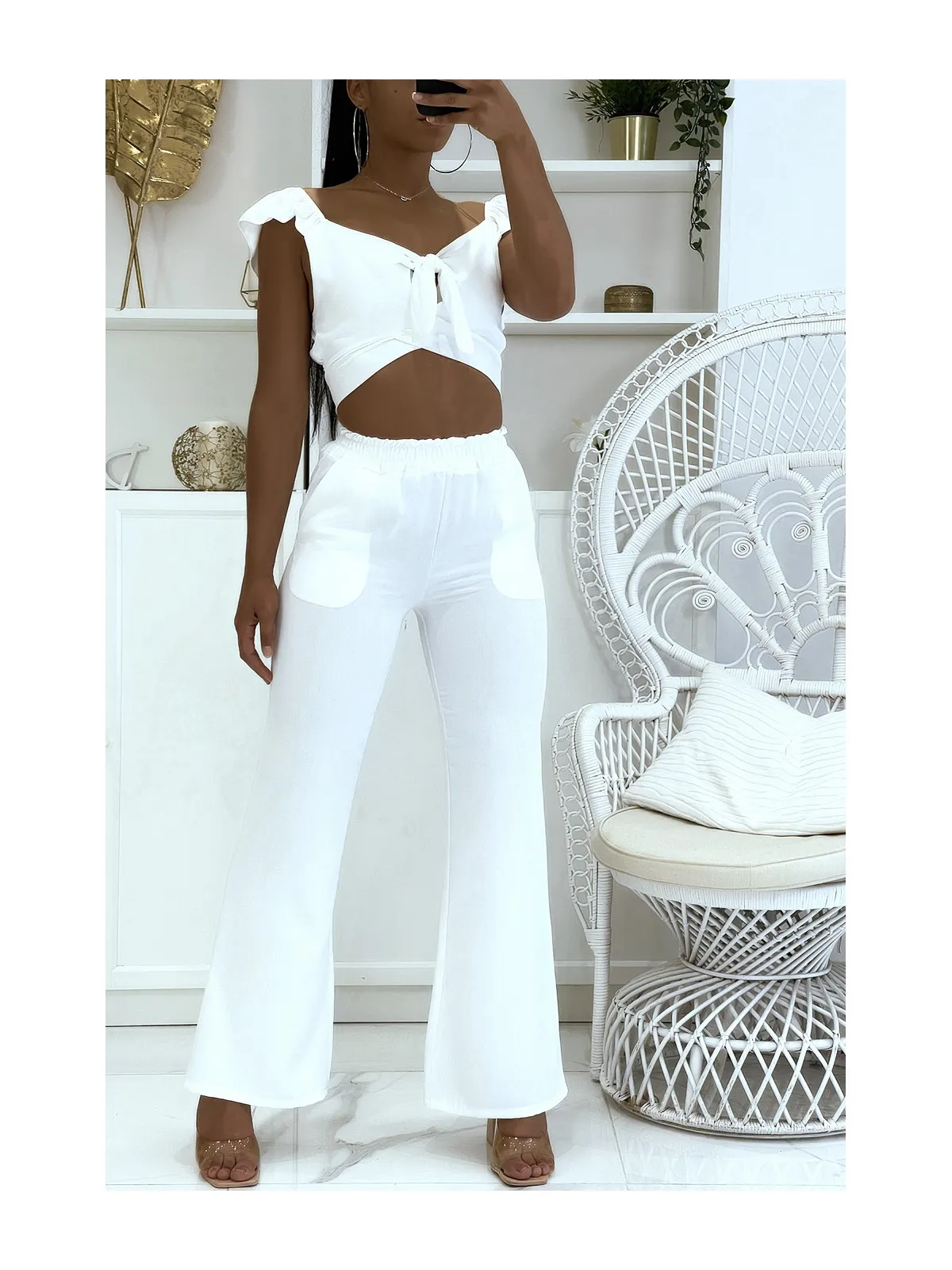 EnWEmble blanc pantalon fluide patte déléphant élastique à la taille et crop top qui se noue au dos