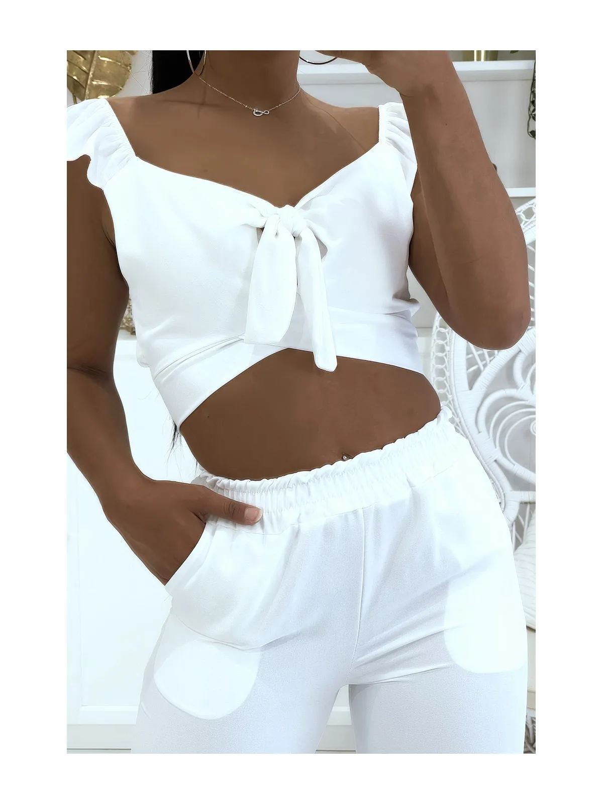 EnWEmble blanc pantalon fluide patte déléphant élastique à la taille et crop top qui se noue au dos