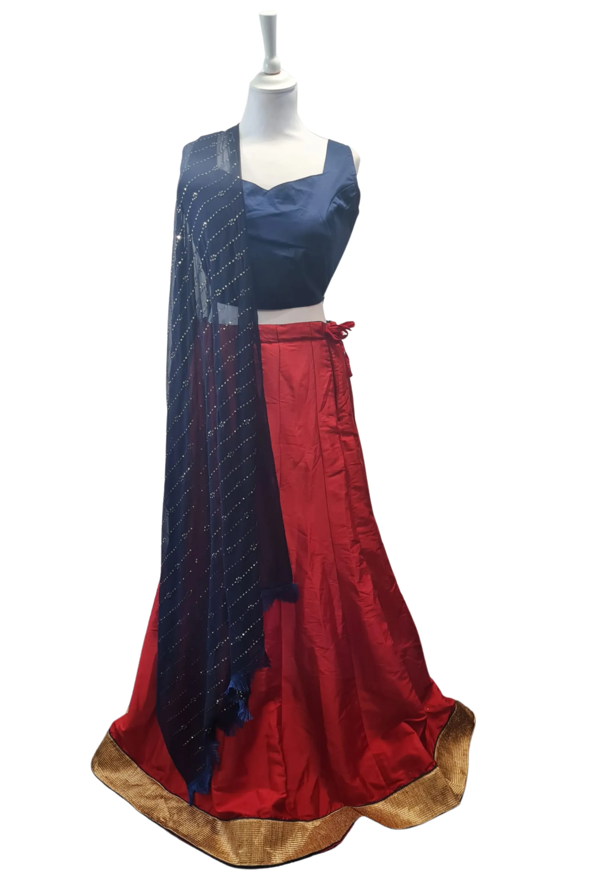 Lehenga prêt bleu et rouge Shalini