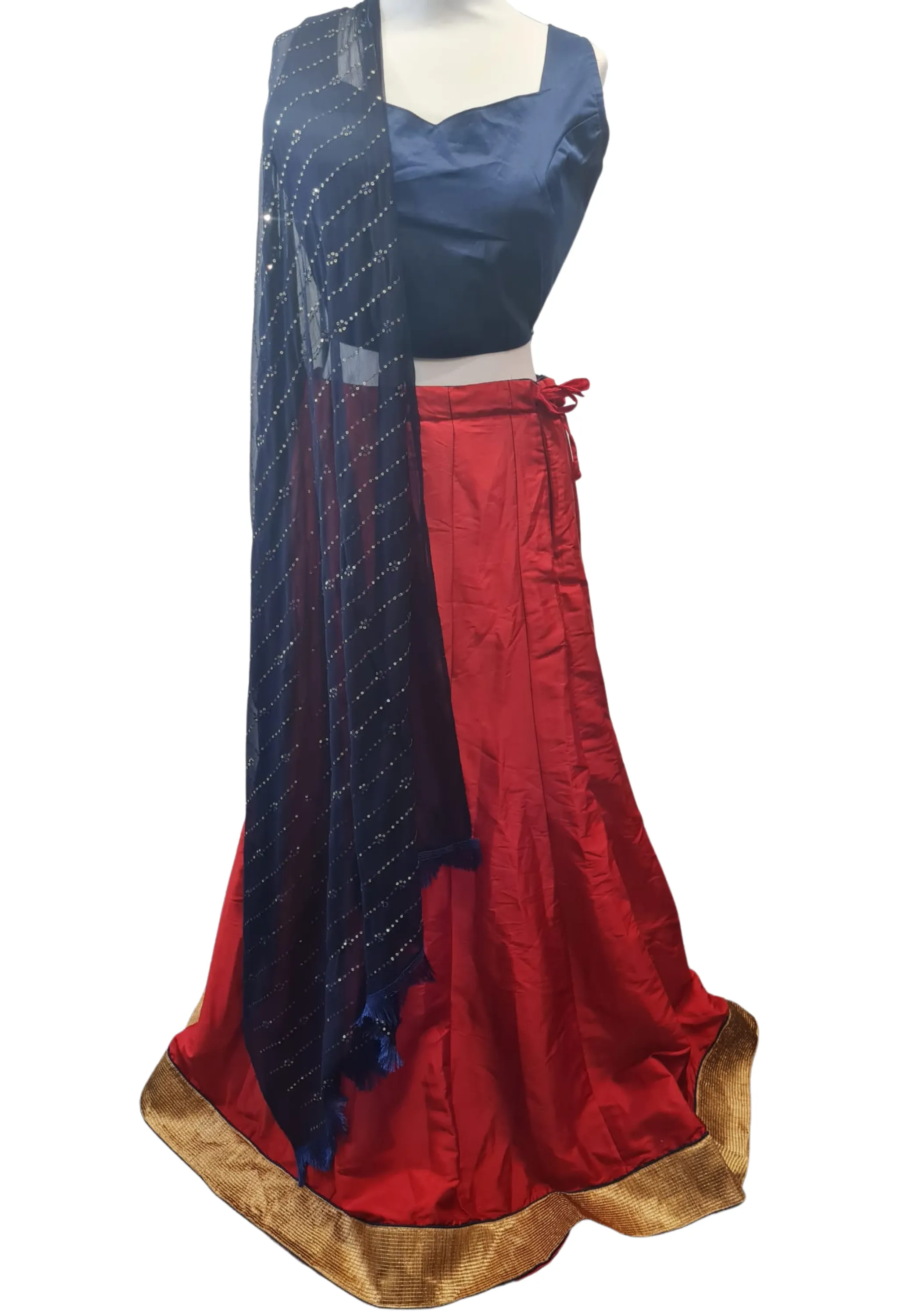 Lehenga prêt bleu et rouge Shalini